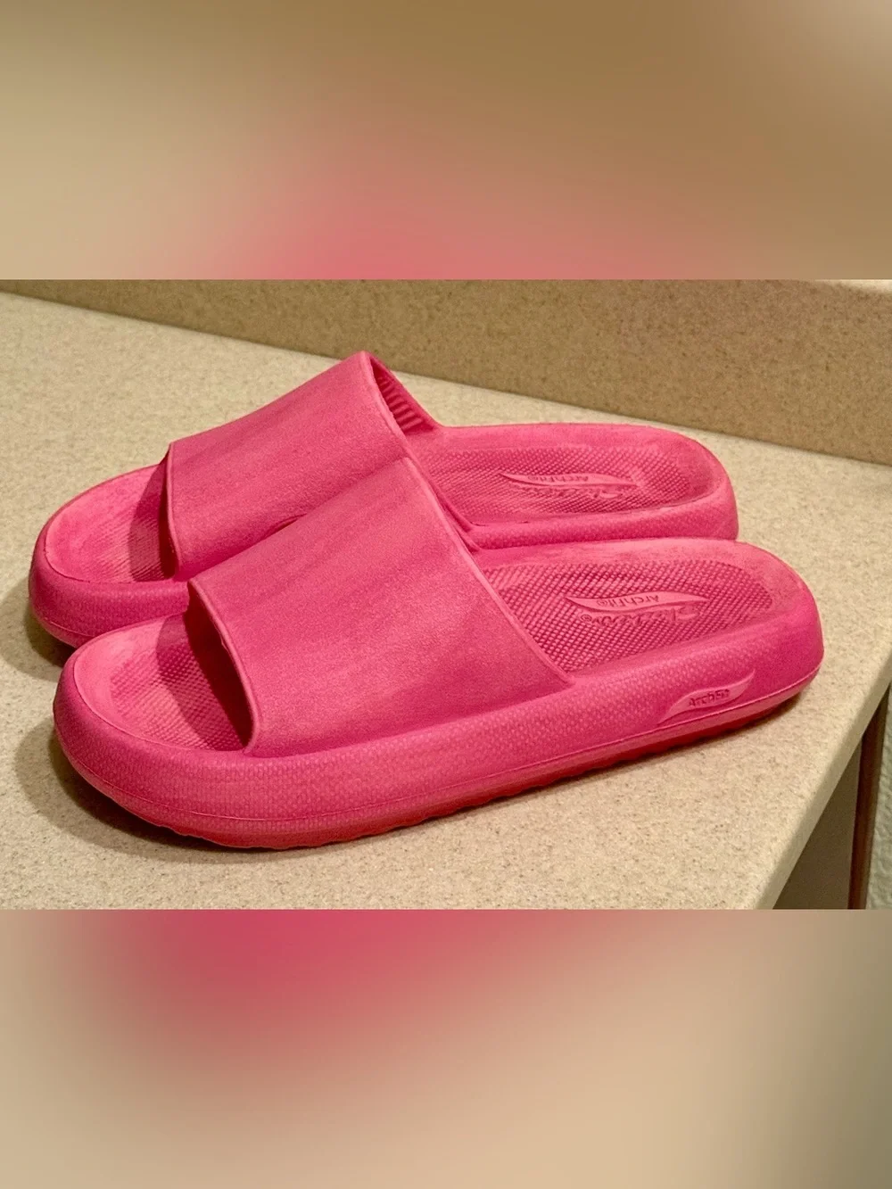 Skechers Foamies Arch Horizon Sandals Pink Size 7 NWOT Comfort Slides